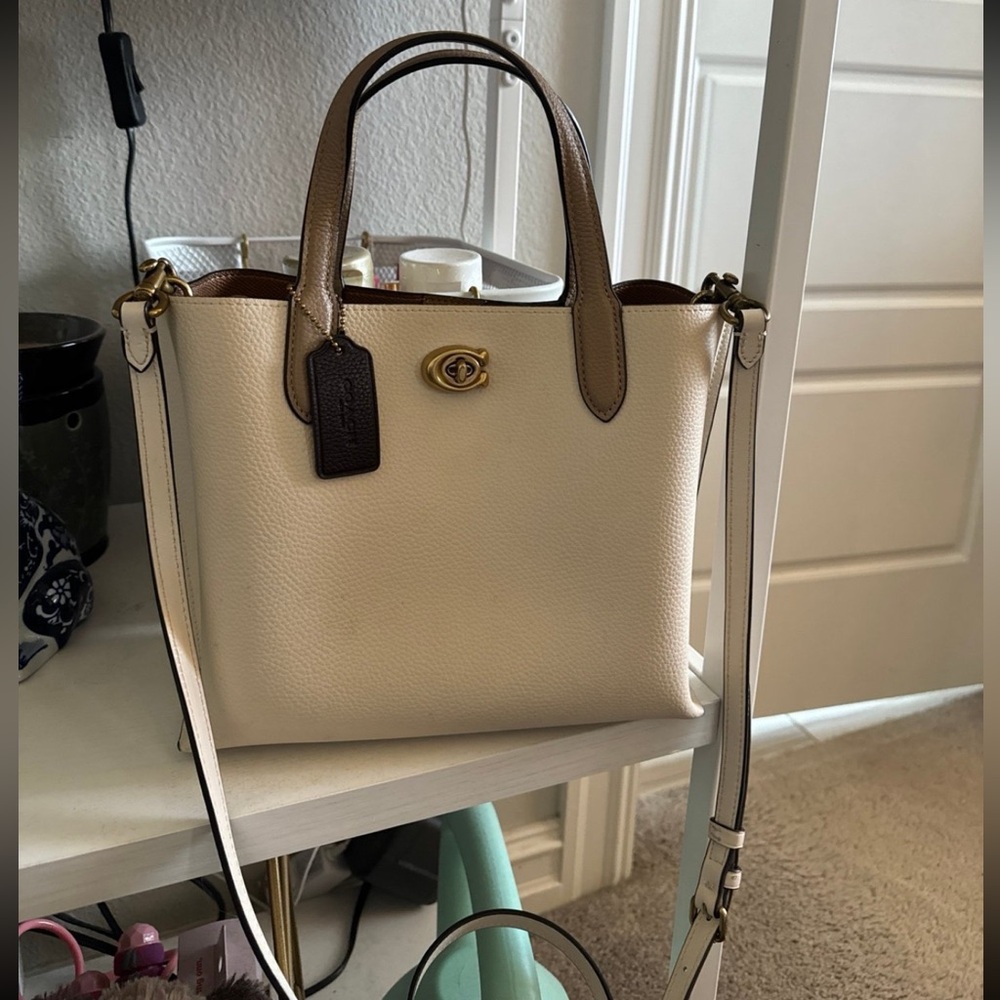 Coach Willow Tote 24 - Chalk
